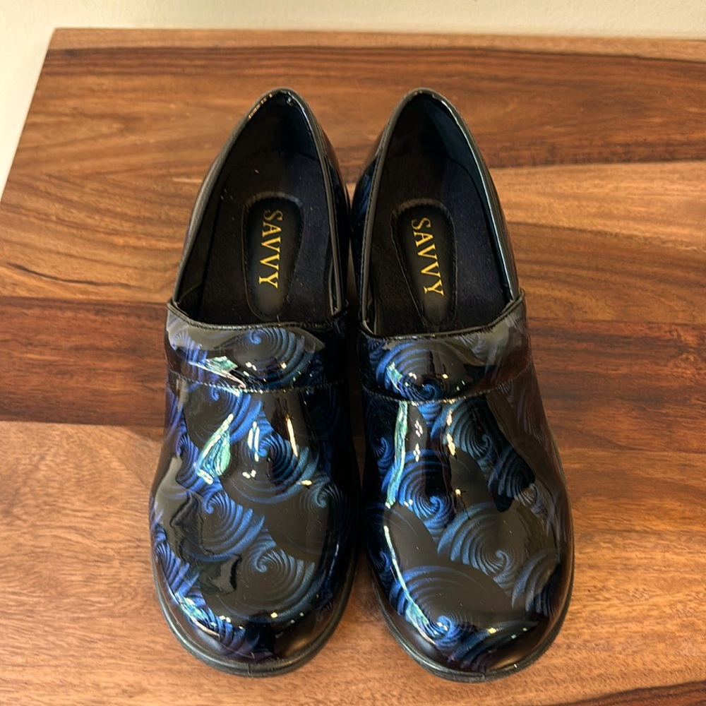 Savvy Brandy Slip Resistant Clogs Size 8